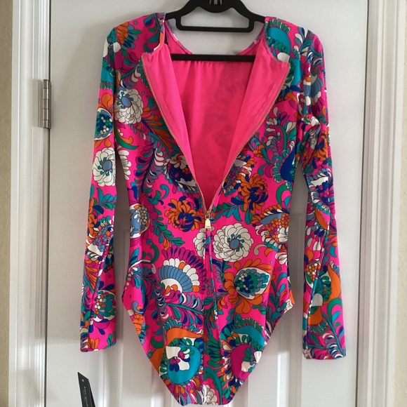 Kate Spade NY Long Sleeve Swimsuit Board Suit Rash Guard Back Zip Radiant Pink - Picture 6 of 15